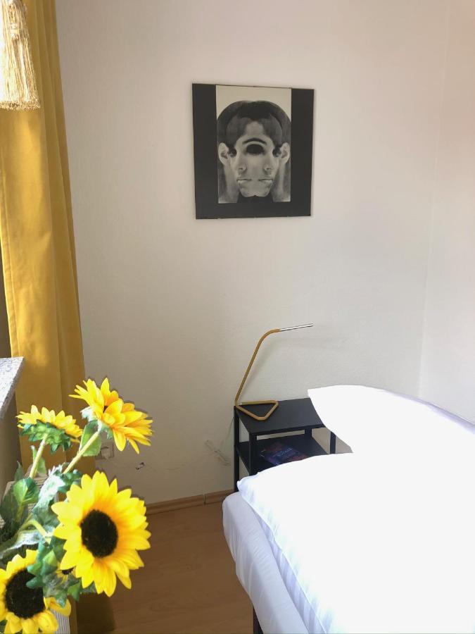 Zentraler geht es kaum - in königlicher Nachbarschaft! Ludwigsburg Exterior foto